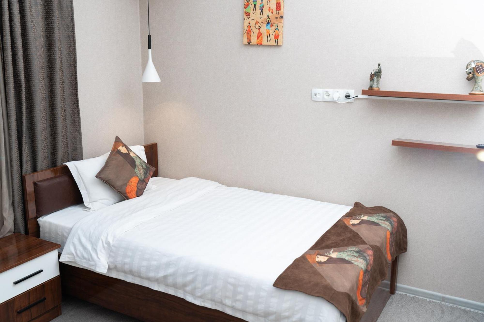 Cube House Osh Otel Dış mekan fotoğraf